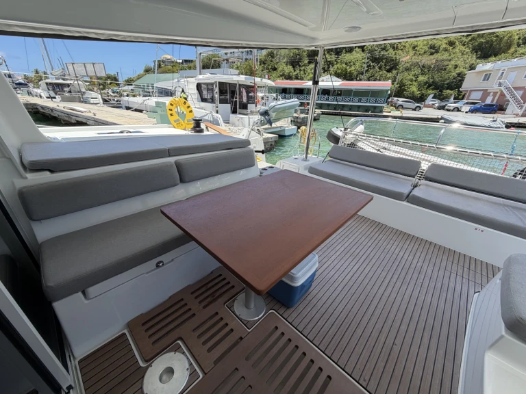 Catamaran rental in Road Town - Lagoon Lagoon 43 (Owners Version)