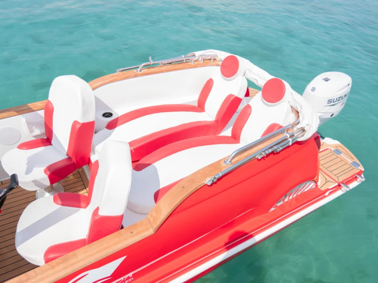 CAR OFF SHORE FIAT 500 CAR OFF SHORE FIAT 500 in Sirmione on SamBoat