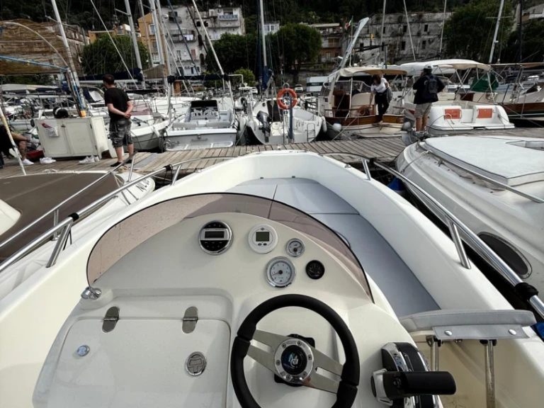Yacht charter Sorrento cheap Aries Open