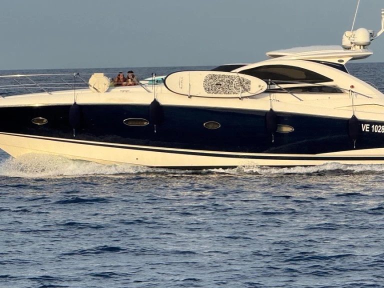 Sunseeker Portofino 53 in Monopoli on SamBoat
