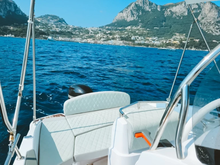 Motorboat rental with or without captain Romar Porto di Salerno
