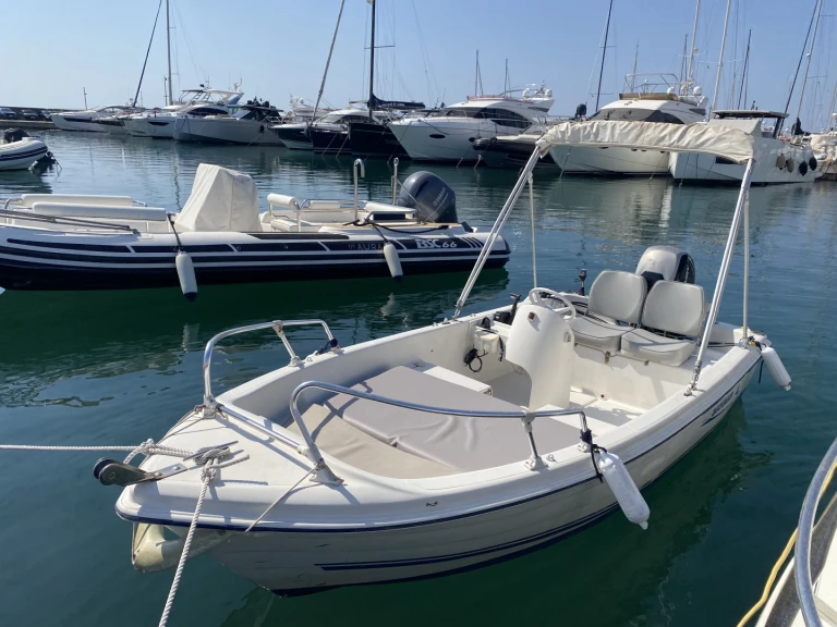 Quicksilver Quicksilver 440 Fish charter bareboat or captained in  Cannes