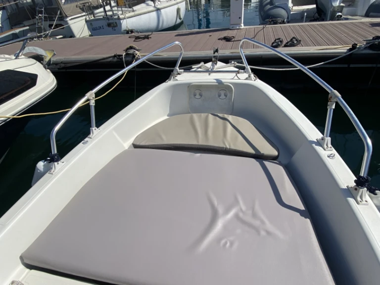 Motorboat for rent Cannes at the best price