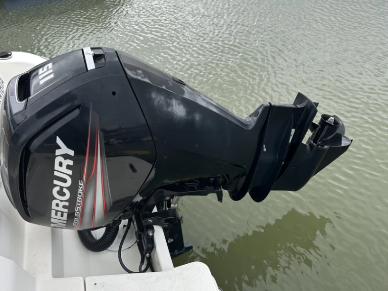 Yacht charter Hondarribia cheap Activ 605 Open
