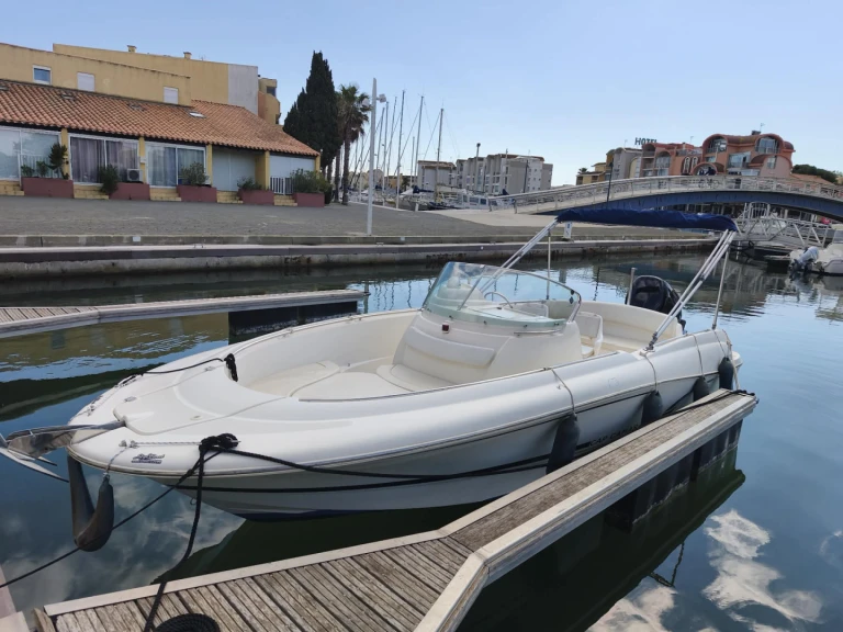 Motorboat rental in Gruissan - Jeanneau Cap Camarat 715