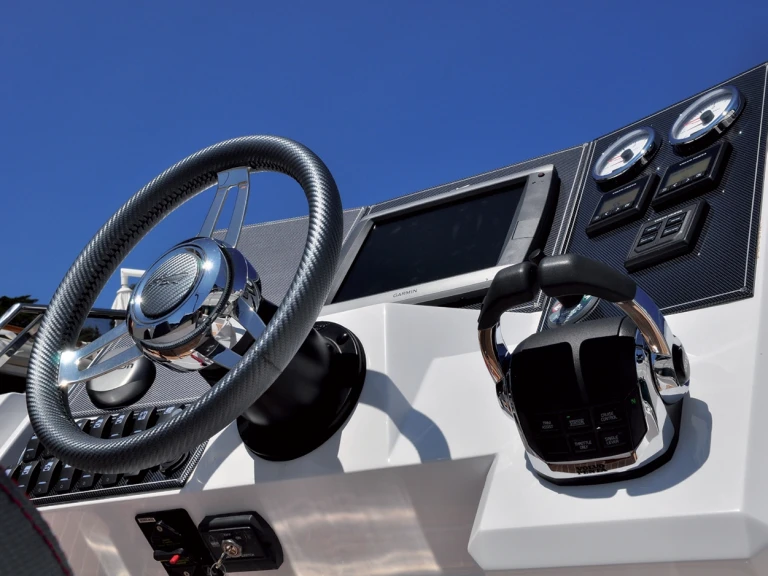 Nuova Jolly Prince 43 Luxury Cabin in Saint-Raphaël on SamBoat