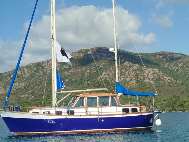 Yacht charter Saint-Florent cheap Nautitech 395