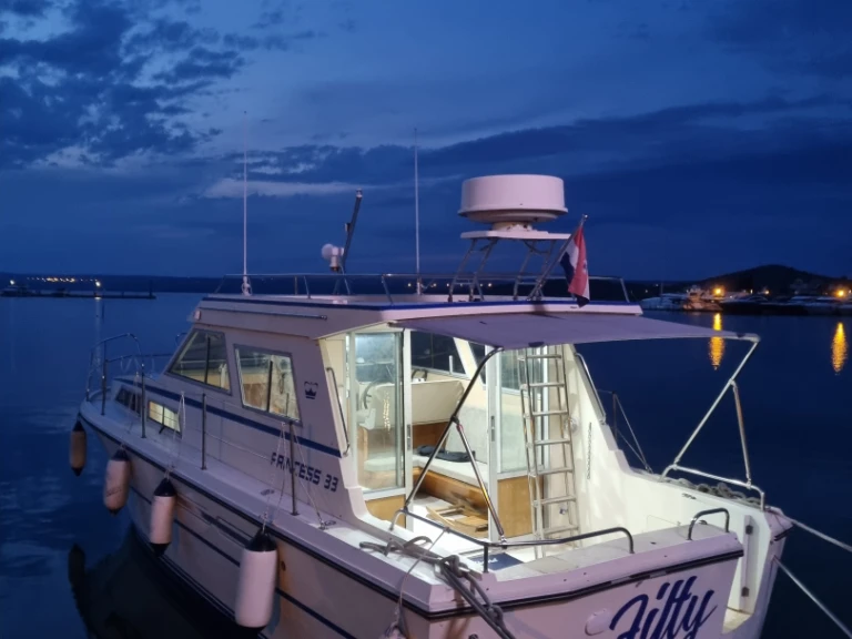 Princess Princess 33 charter bareboat or captained in  Šibenik