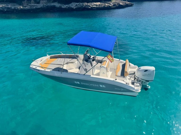 Bareboat Rental Motorboat Orizzonti with a boat licence
