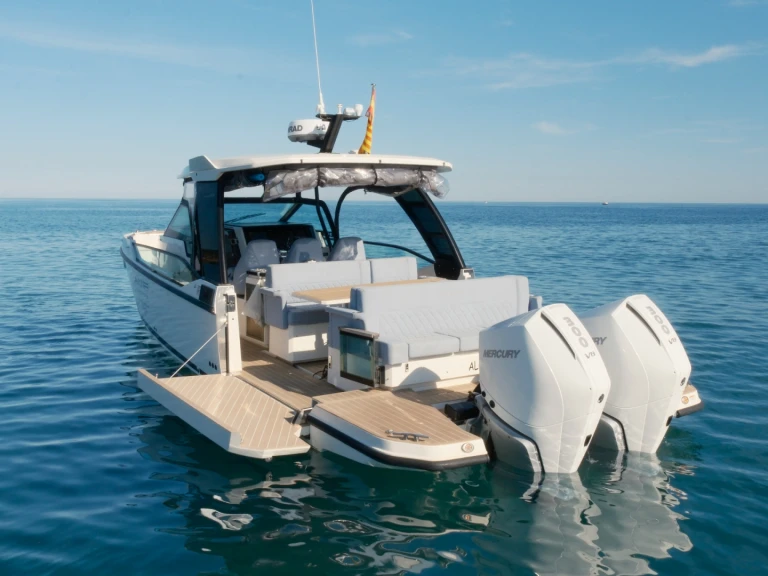 Rent a Saxdor Saxdor 320 GTO Platja d'Aro