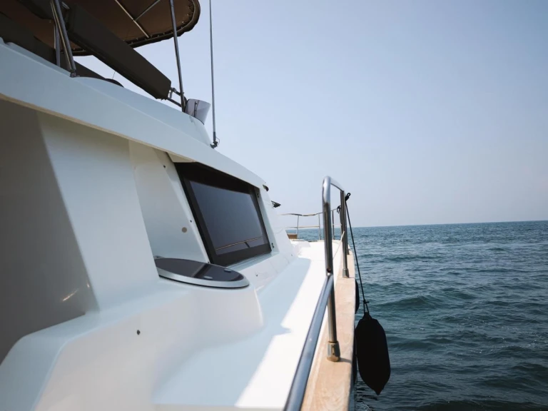 Yacht charter Marina di Stabia cheap Cumberland 47 LC