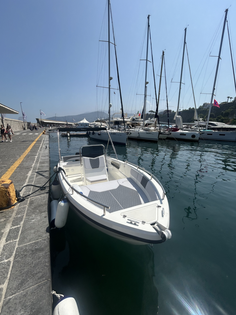 Motorboat rental in Sorrento - Teorema Teorema 20