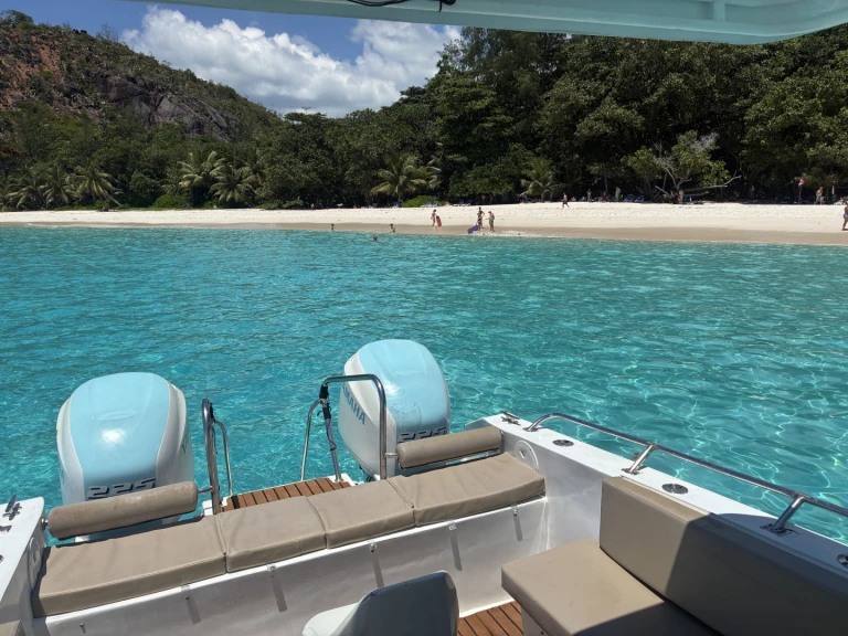 Motorboat rental with or without captain fisherman Victoria