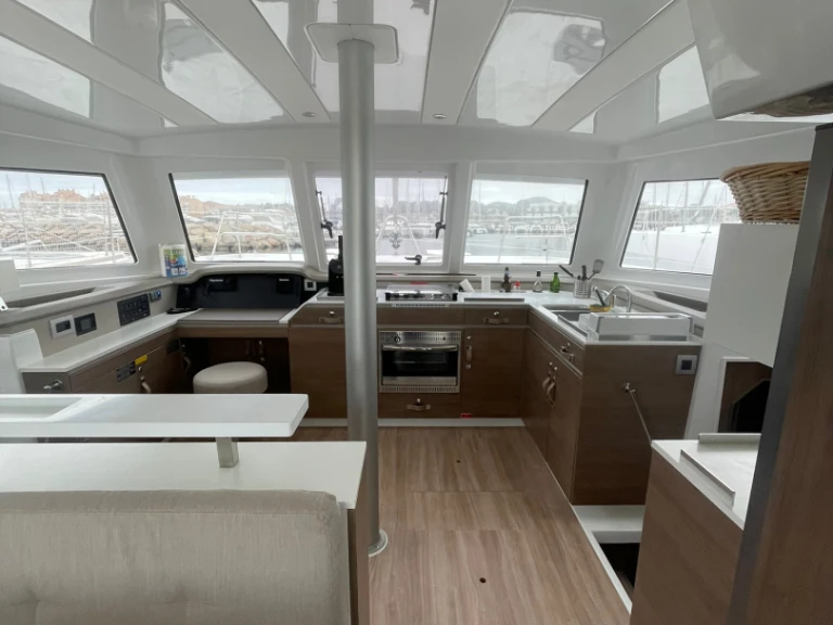 Bali Bali Catspace Voile in Marseille on SamBoat