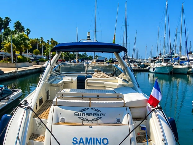 Boat rental Sunseeker Commanche 40 in Cannes on Samboat