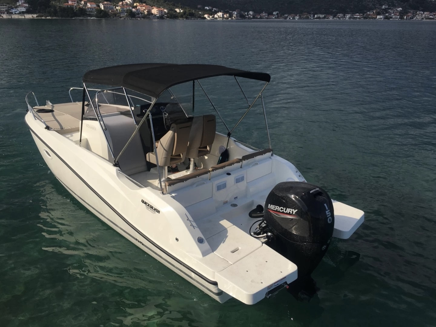 Motorboat rental in Marseille - Quicksilver Activ 675 Sundeck