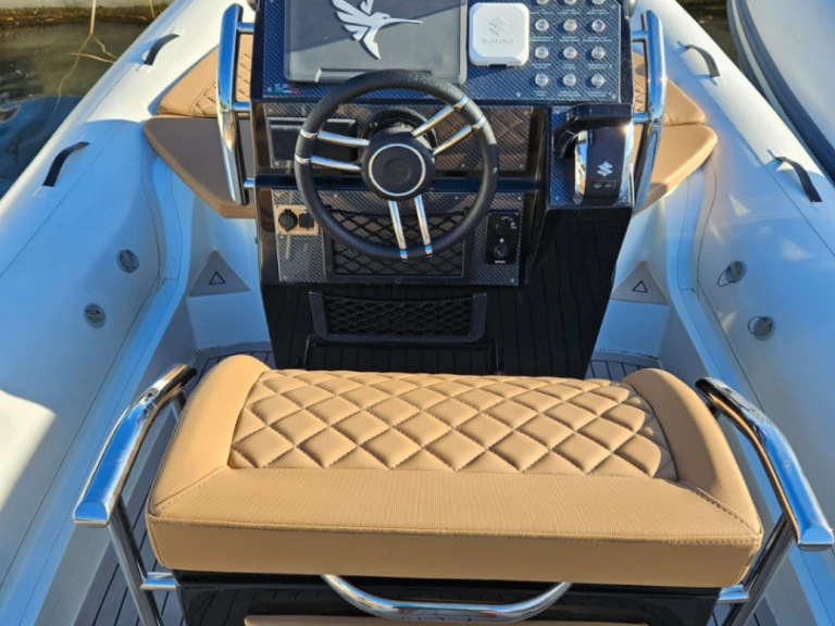 RIB rental in Saint-Raphaël - SPX RIB 24 DINETTE