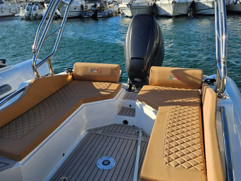 Boat rental SPX RIB 24 DINETTE in Saint-Raphaël on Samboat