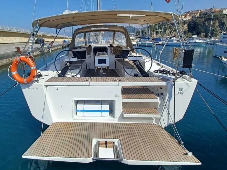 Sailboat rental with or without captain Dufour Rodi Garganico