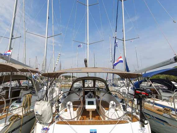 Bareboat Rental Sailboat Bavaria with a boat licence