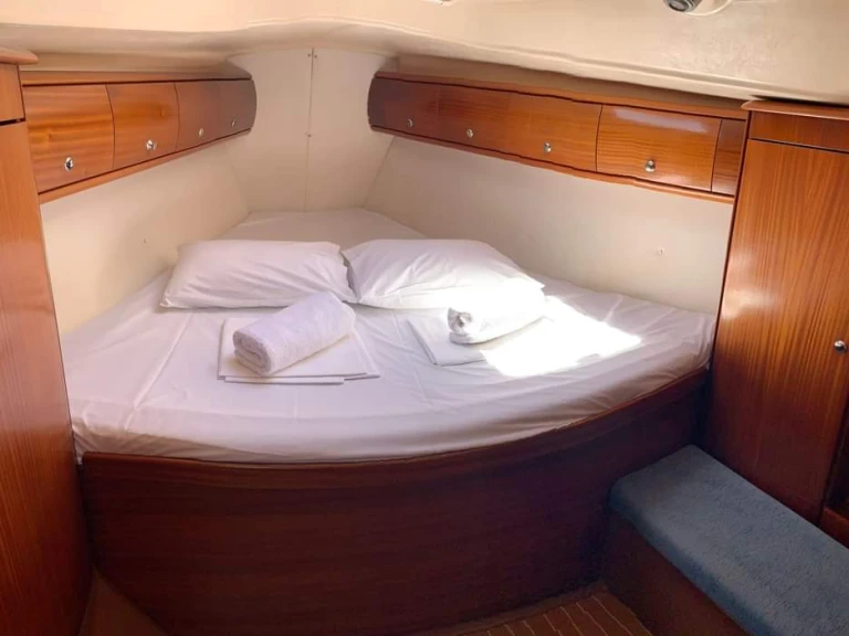 Bavaria Bavaria 38 charter bareboat or captained in  Volos