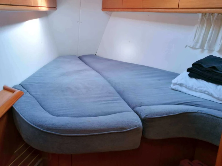 Bareboat Rental Sailboat Bavaria with a boat licence