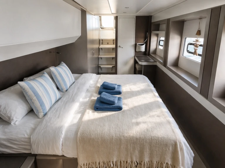 Yacht charter Olbia cheap Bali 5.4