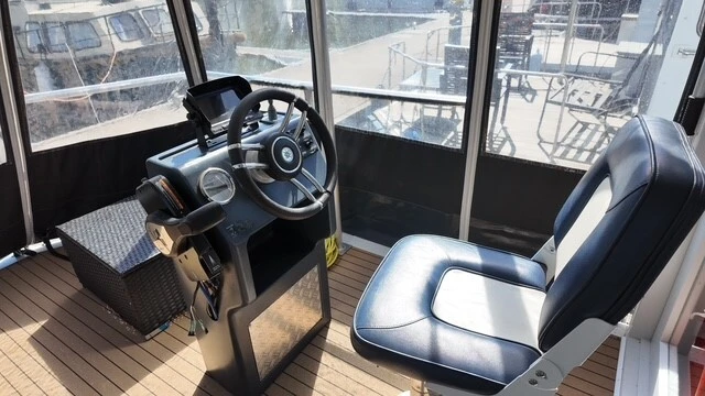 Houseboat rental with or without captain Hausboot Zehdenick