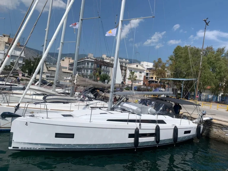 Sailboat for rent Volos at the best price