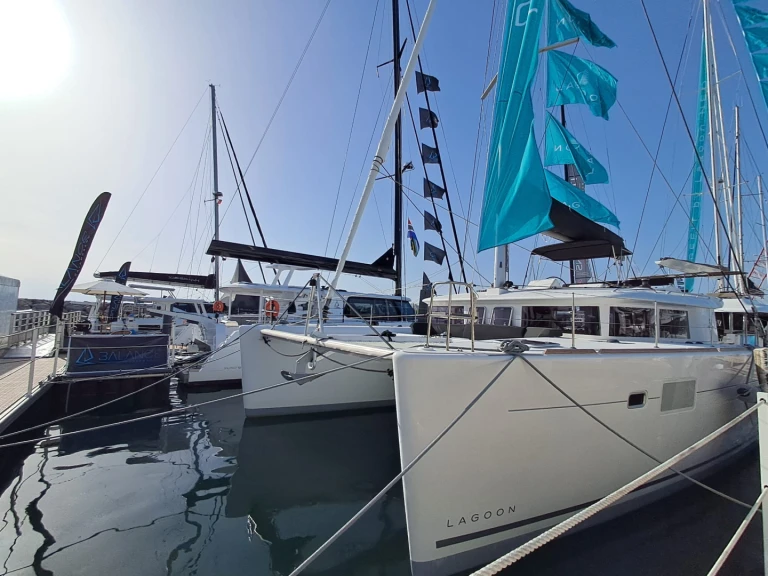 Lagoon Lagoon 450 F charter bareboat or captained in  Le Marin