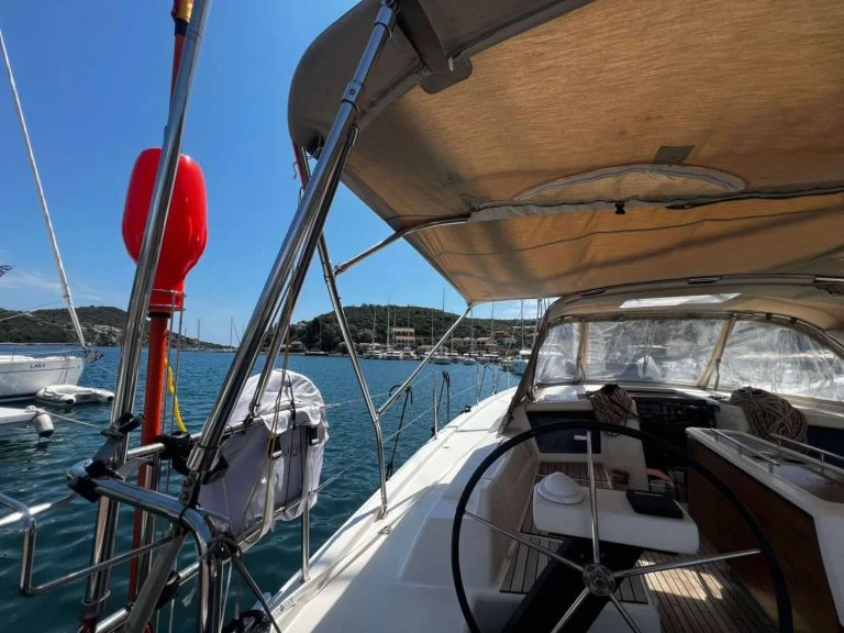 Sailboat rental in Sývota - Dufour Dufour 390 Grand Large