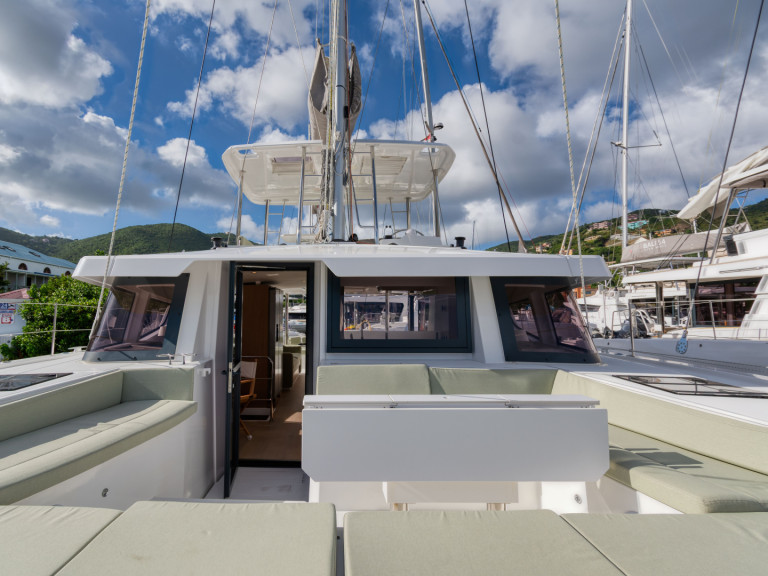 Yacht charter Tortola cheap Bali 4.6