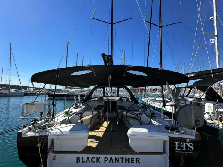 Sailboat rental in Split - Elan Elan E6