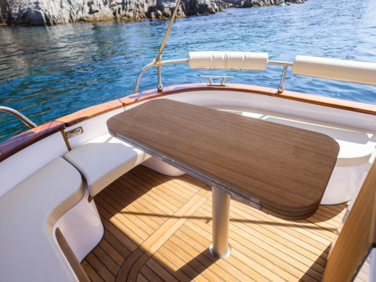 Mimi LIBECCIO 7.5 wa in Port Grimaud on SamBoat