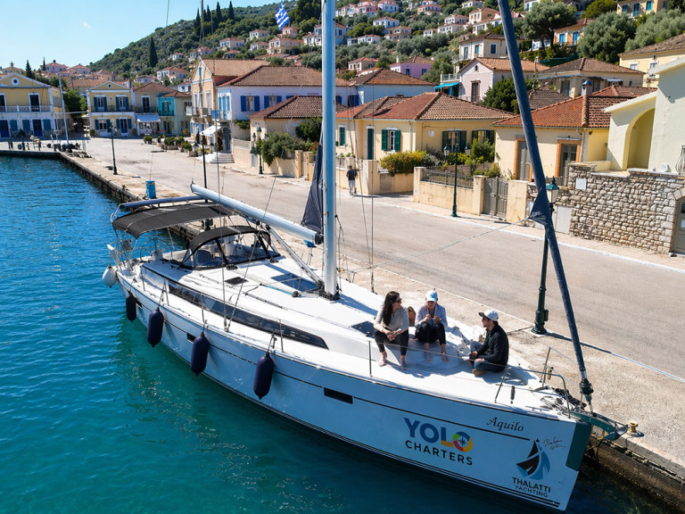Sailboat for rent Préveza at the best price