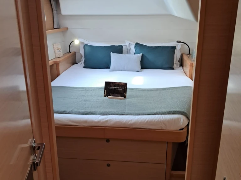 Yacht charter Le Marin cheap Lagoon 450 F