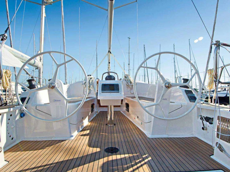 Rent a Bavaria Cruiser 37 Zadar