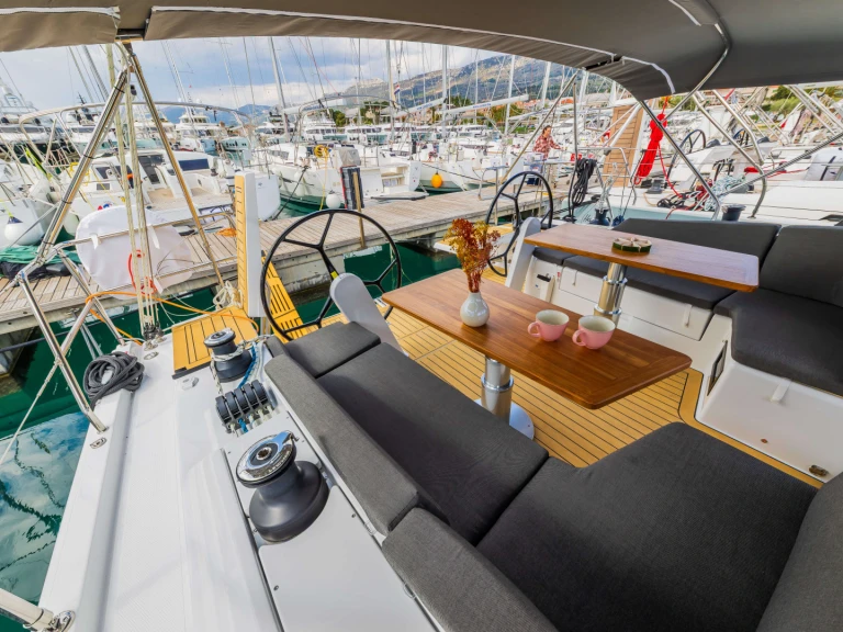 Sailboat rental with or without captain Hanse Šibenik