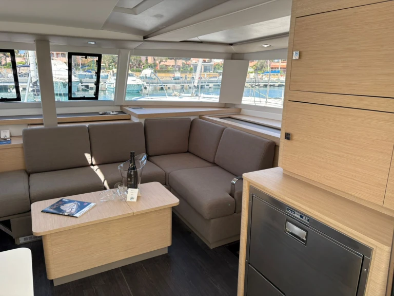Catamaran rental in Furnari - Fountaine Pajot Astrea 42