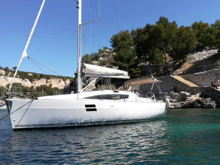 Rent a Elan Impression 35 Marseille