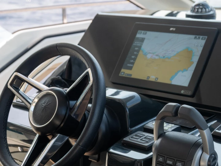 Bareboat Rental Motorboat Jeanneau with a boat licence