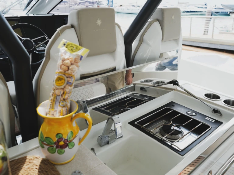 Motorboat for rent Naples at the best price