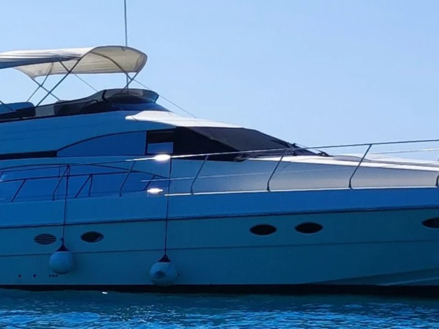 Motorboat rental with or without captain Azimut Marina de Dénia