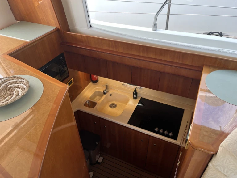 Motorboat for rent Marina de Dénia at the best price