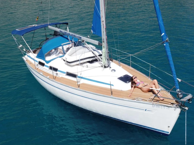 Bareboat Rental Sailboat Bavaria with a boat licence