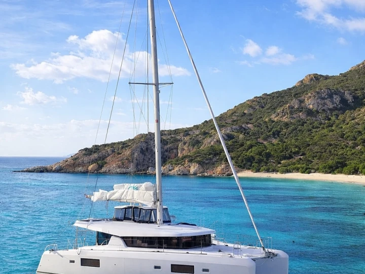 Catamaran rental in Marseille - Lagoon Lagoon 42