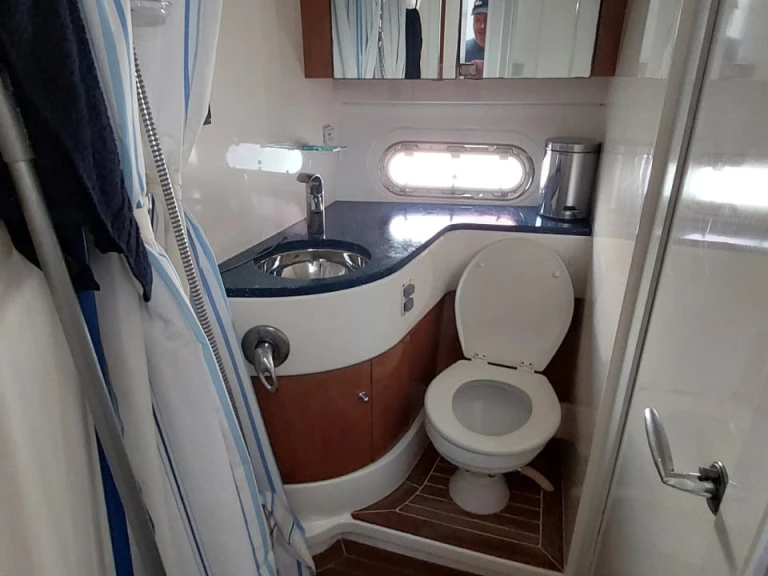 Rent a Sunseeker Manhattan 66 Dubai Marina