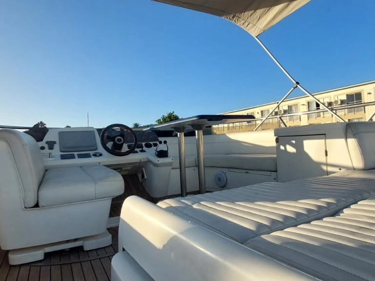 Yacht charter Dubai Marina cheap Manhattan 66