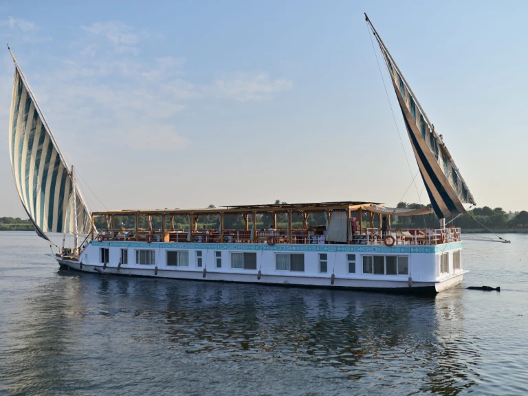 Sailboat rental in Aswan - Custom Made Dahabiya