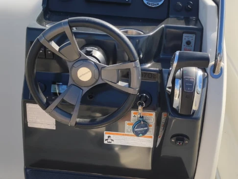 Motorboat for rent Six-Fours-les-Plages at the best price